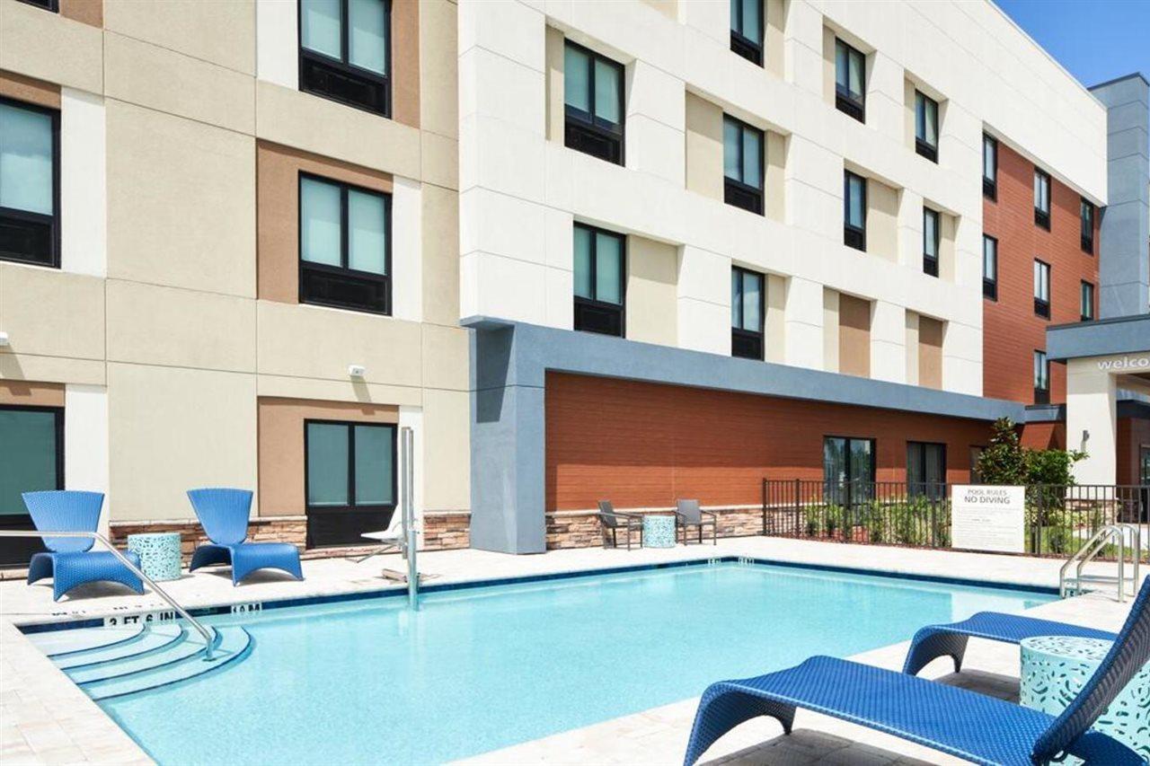 Hampton Inn كلوستون المظهر الخارجي الصورة